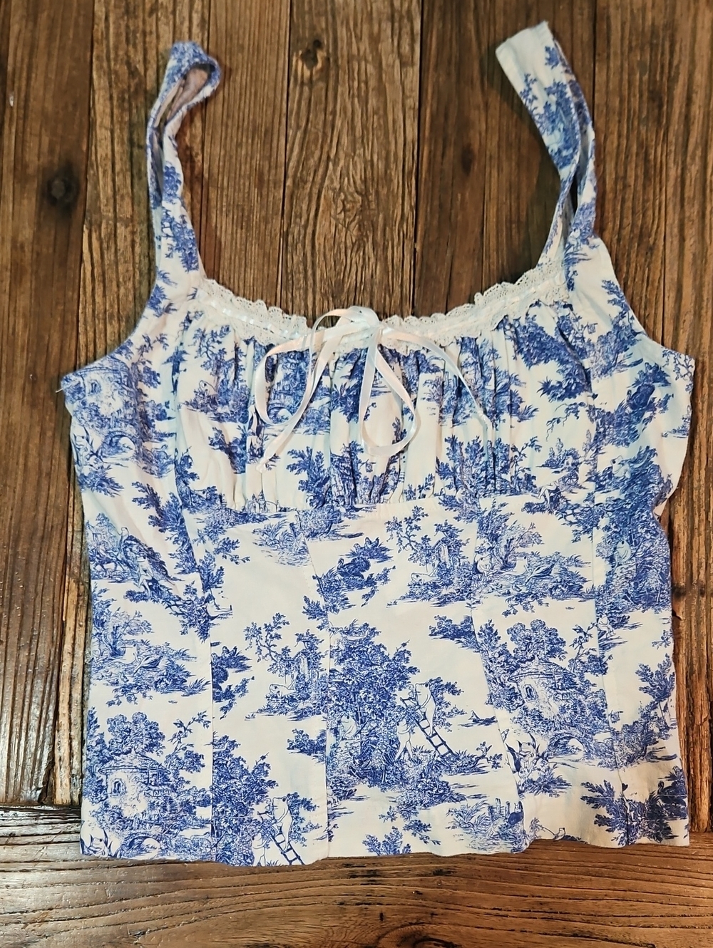 NWT Kimchi Blue White and Blue Toile Lace-Trim Camisole Zip Back Size S